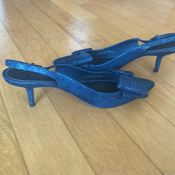 Tory Burch kitten heal shoes. Size 9M. - Picture 4 of 9